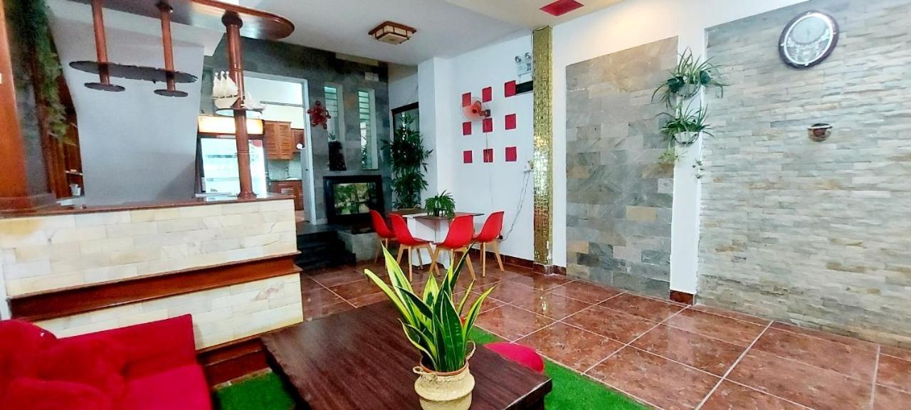 Pink Host Hotel Vung Tau Esterno foto